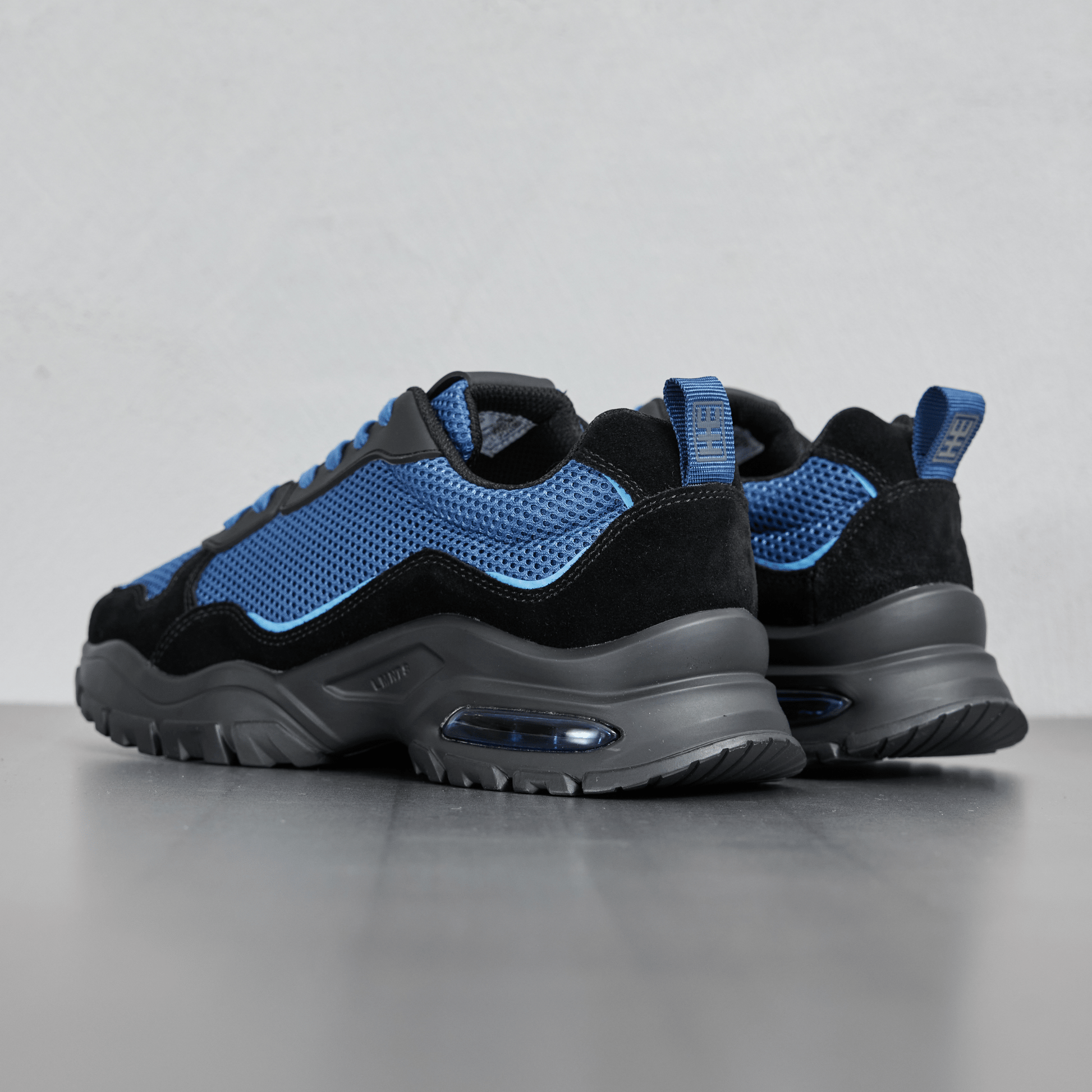 LMNTS Footwear Alpha Runner - Navy Blue / Black