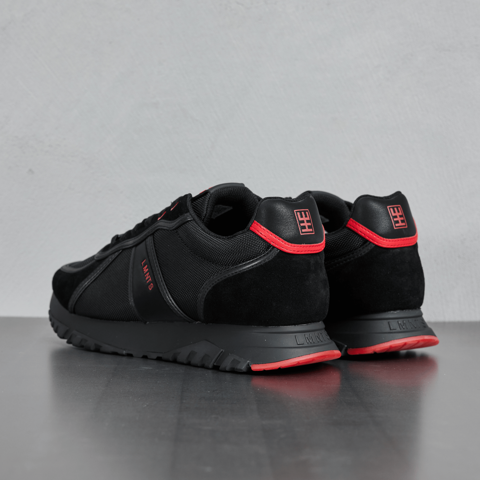 LMNTS Footwear Delta - Black / Red